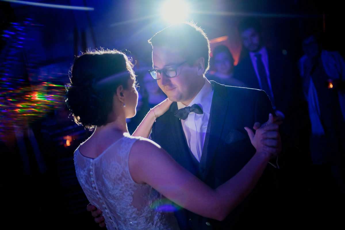 Eröffnungstanz Brautpaar bei einer Hochzeit im Landgut Buschmühle