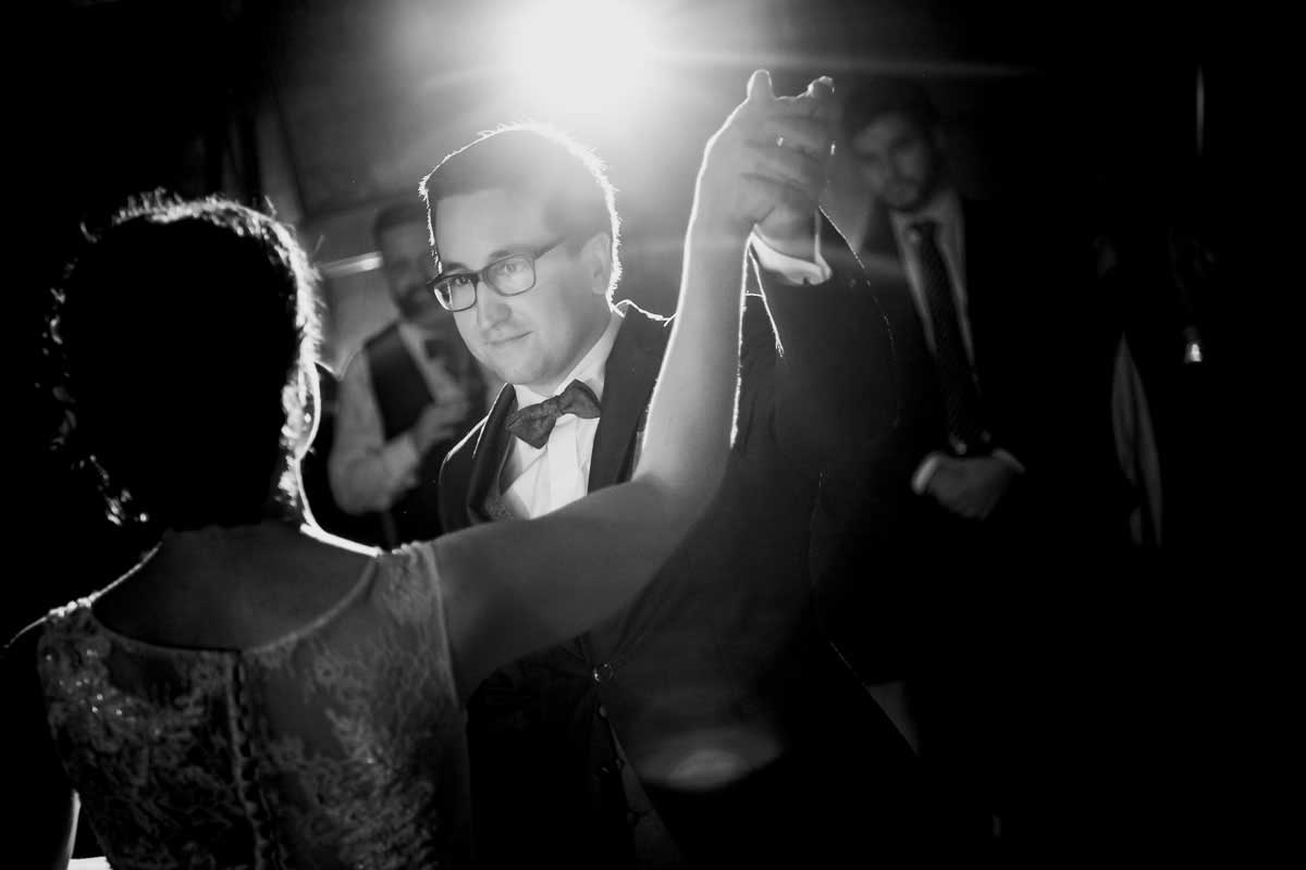 Eröffnungstanz Brautpaar bei einer Hochzeit im Landgut Buschmühle