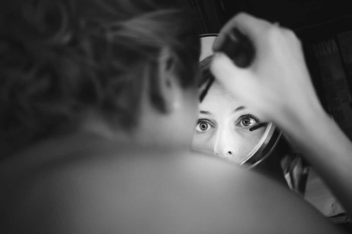 schminken der Braut für eine Hochzeit im Schloss Heidelberg