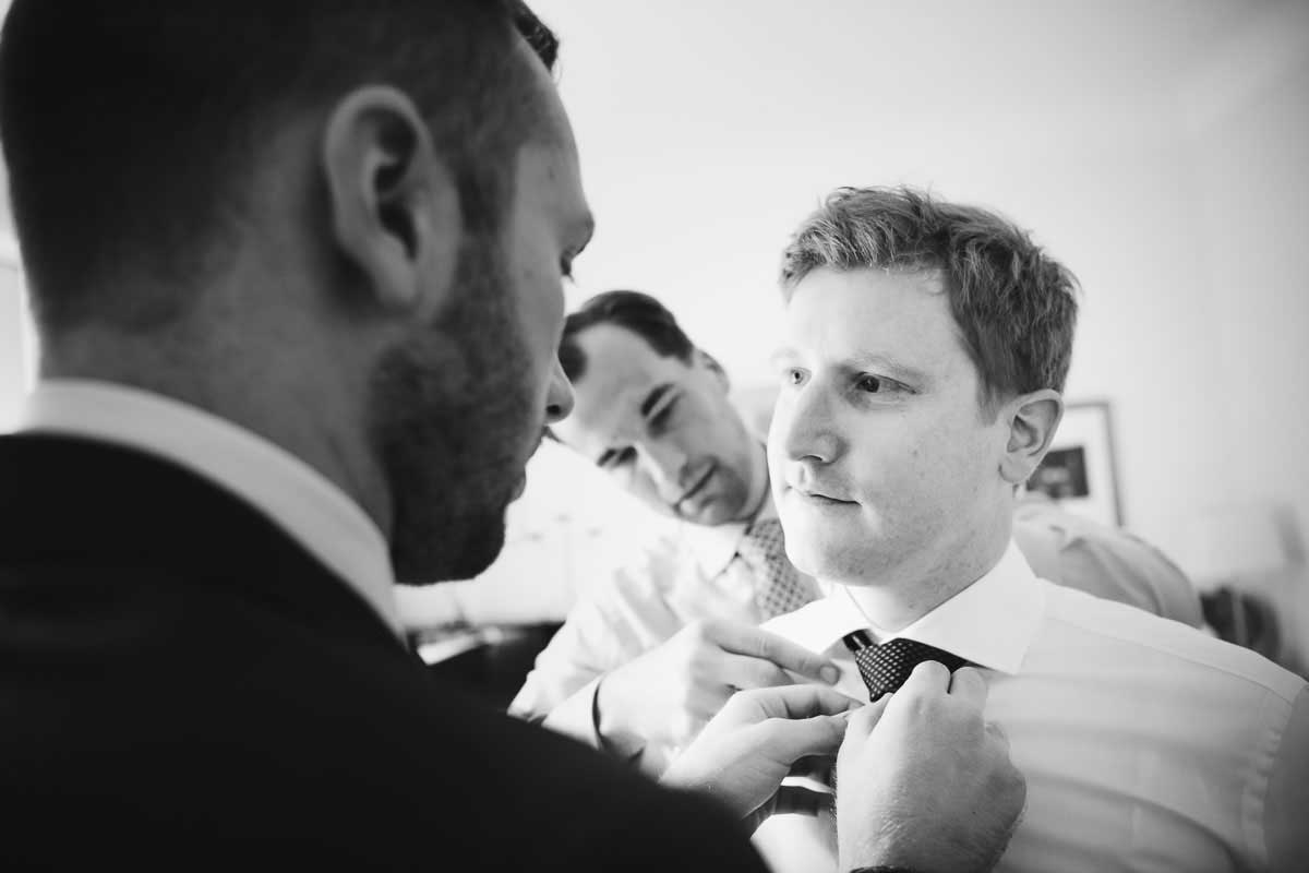 getting ready bräutigam für eine Hochzeit in Heidelberg