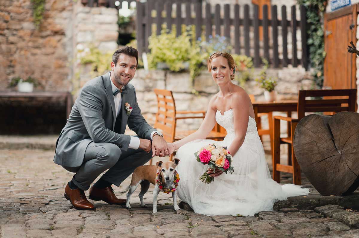 Hochzeitsfotos mit Hund im Wagners Hof