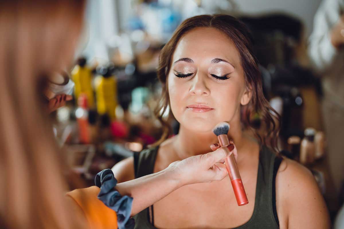 Brautstyling für eine Hochzeit im Gut Wöllried